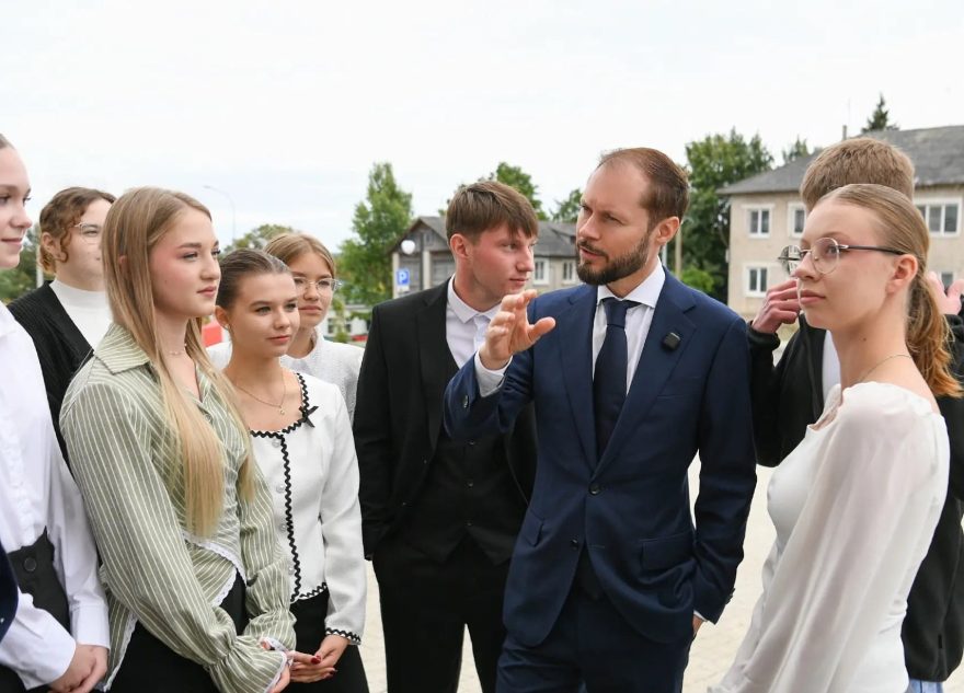 «Мы видим все положительные изменения, происходящие в нашей Тверской области, и ждем их дальше»: жители поддерживают выбранный курс развития губернатора Виталия Королева