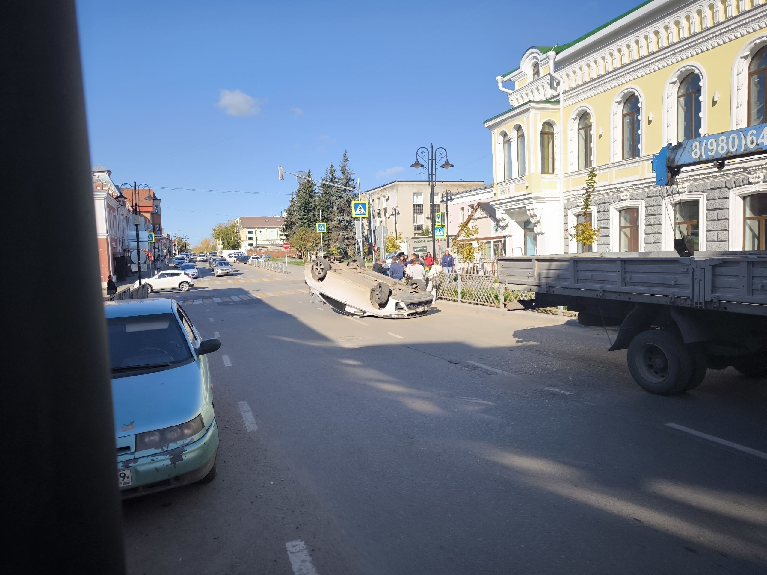В Тверской области в результате ДТП перевернулся автомобиль