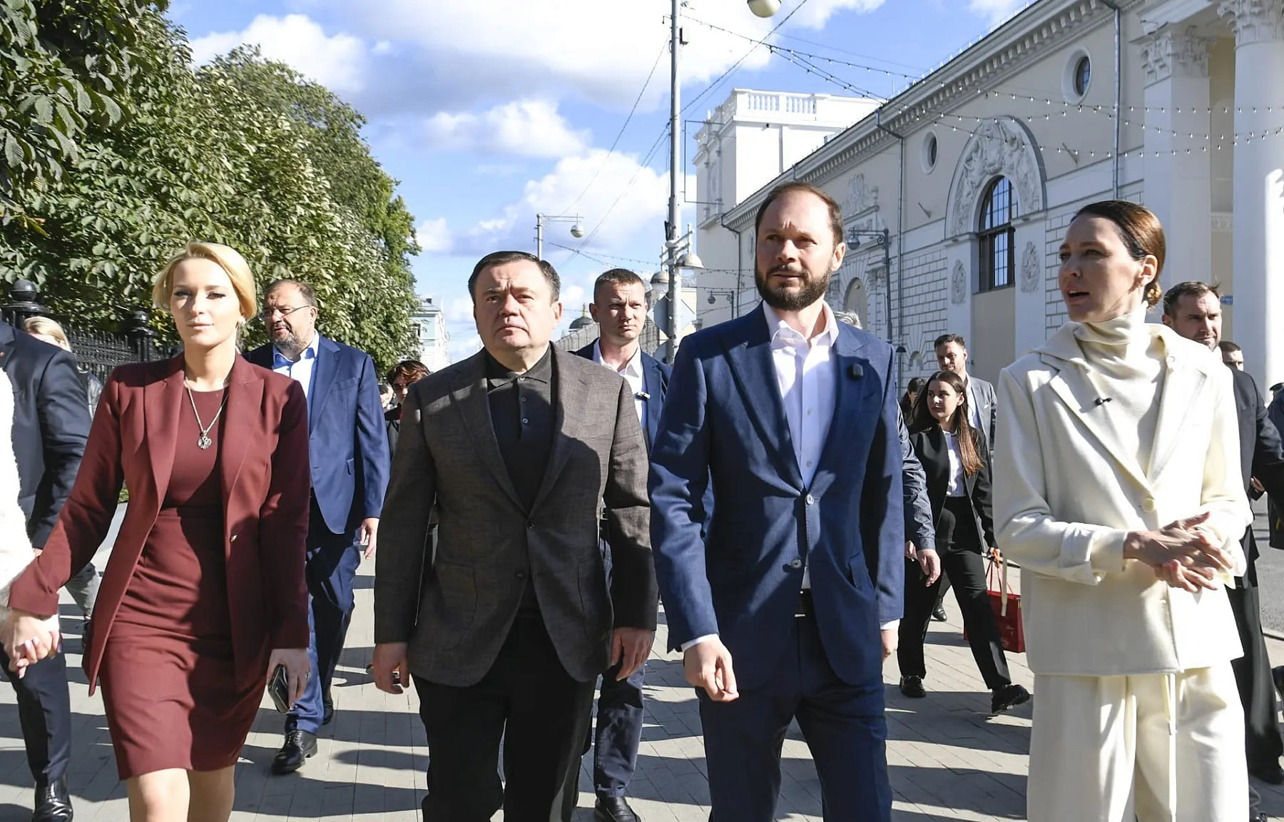 Первый в России бесплатный парк аттракционов: Виталий Королев и Алёна Аршинова открыли Городской сад после масштабной реновации