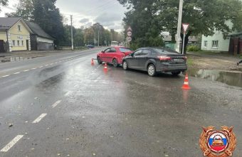 В Тверской области "Форд" врезался в "Шевроле" врезался