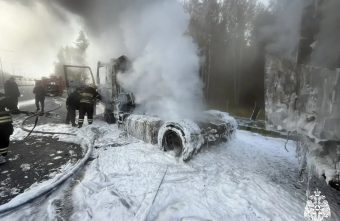 На трассе под Тверью пожарные спасли груз от уничтожения груз