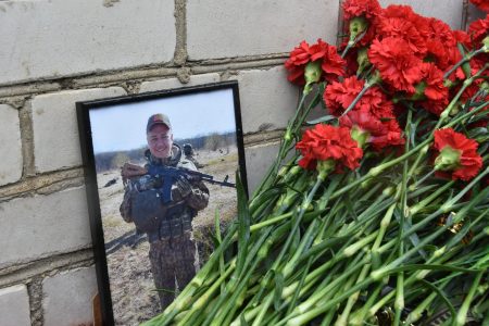 В школе №13 Вышнего Волочка открыли мемориальную доску герою СВО СВО