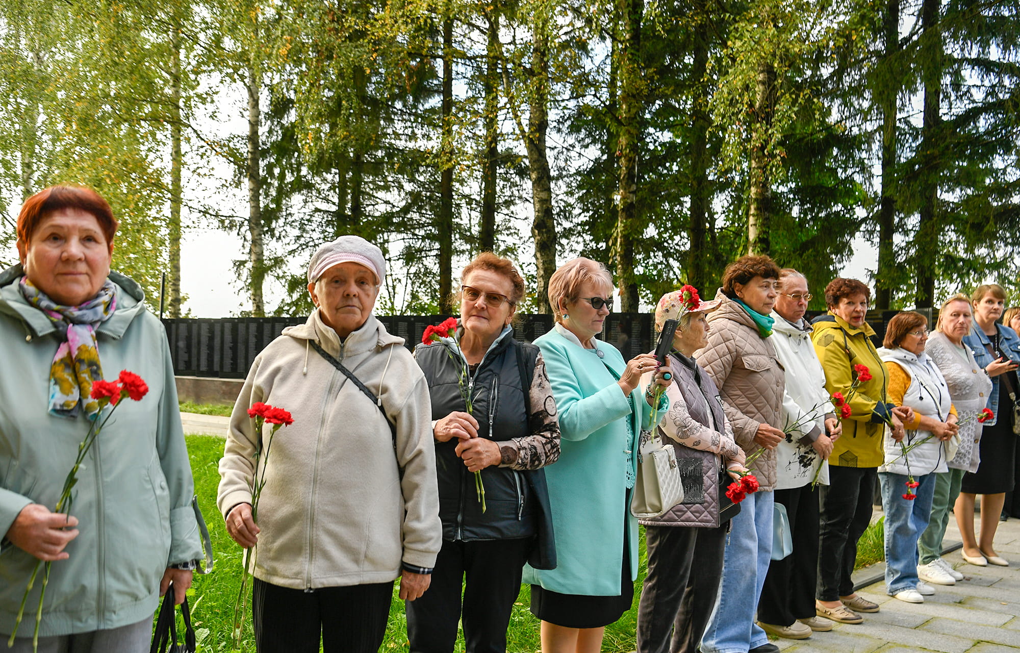 Виталий Королев в Зубцовском округе проконтролировал восстановление квартир, пострадавших весной при отражении атаки БПЛА