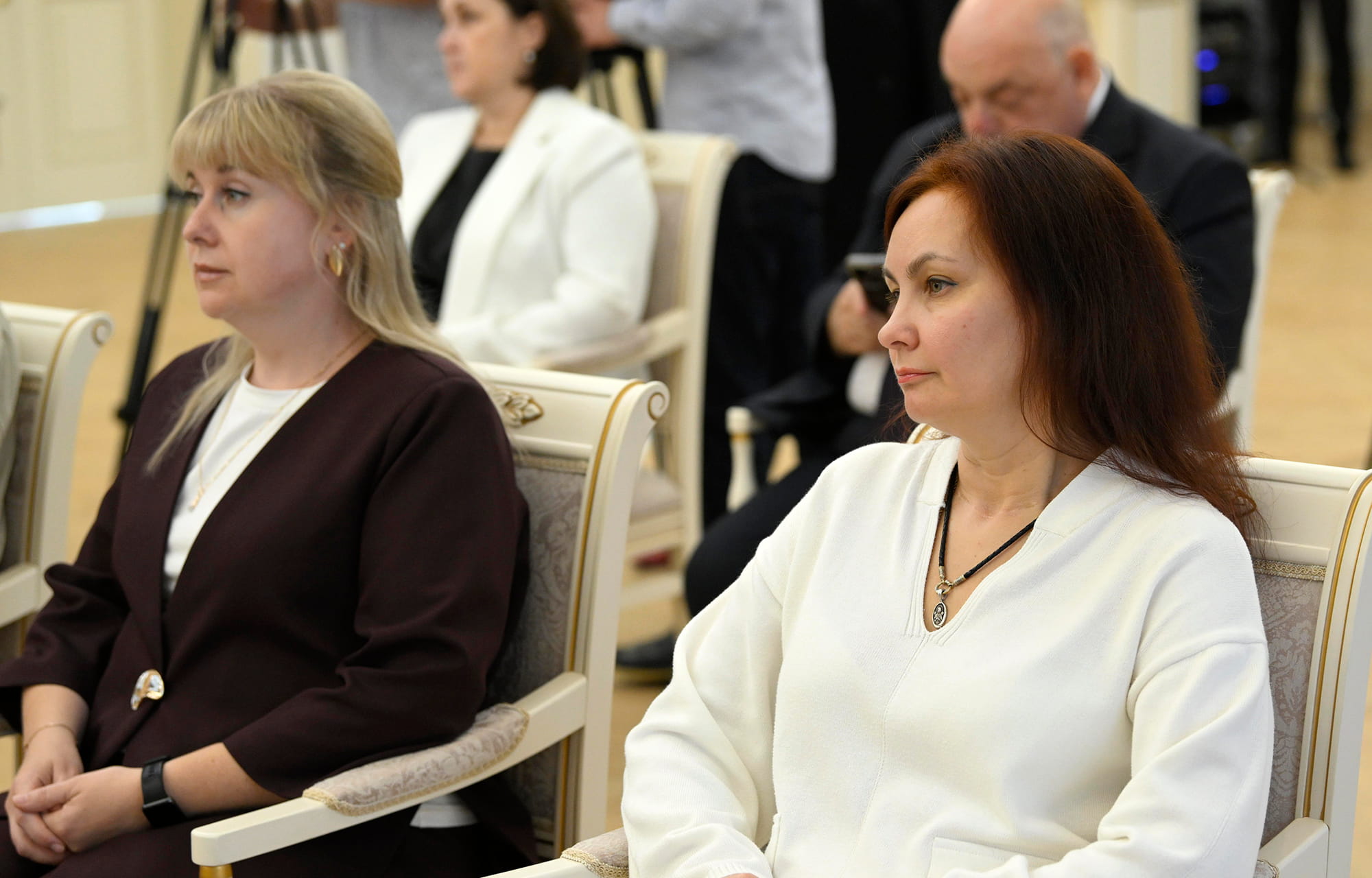 Виталий Королев и Михаил Мурашко наградили медиков Тверской области