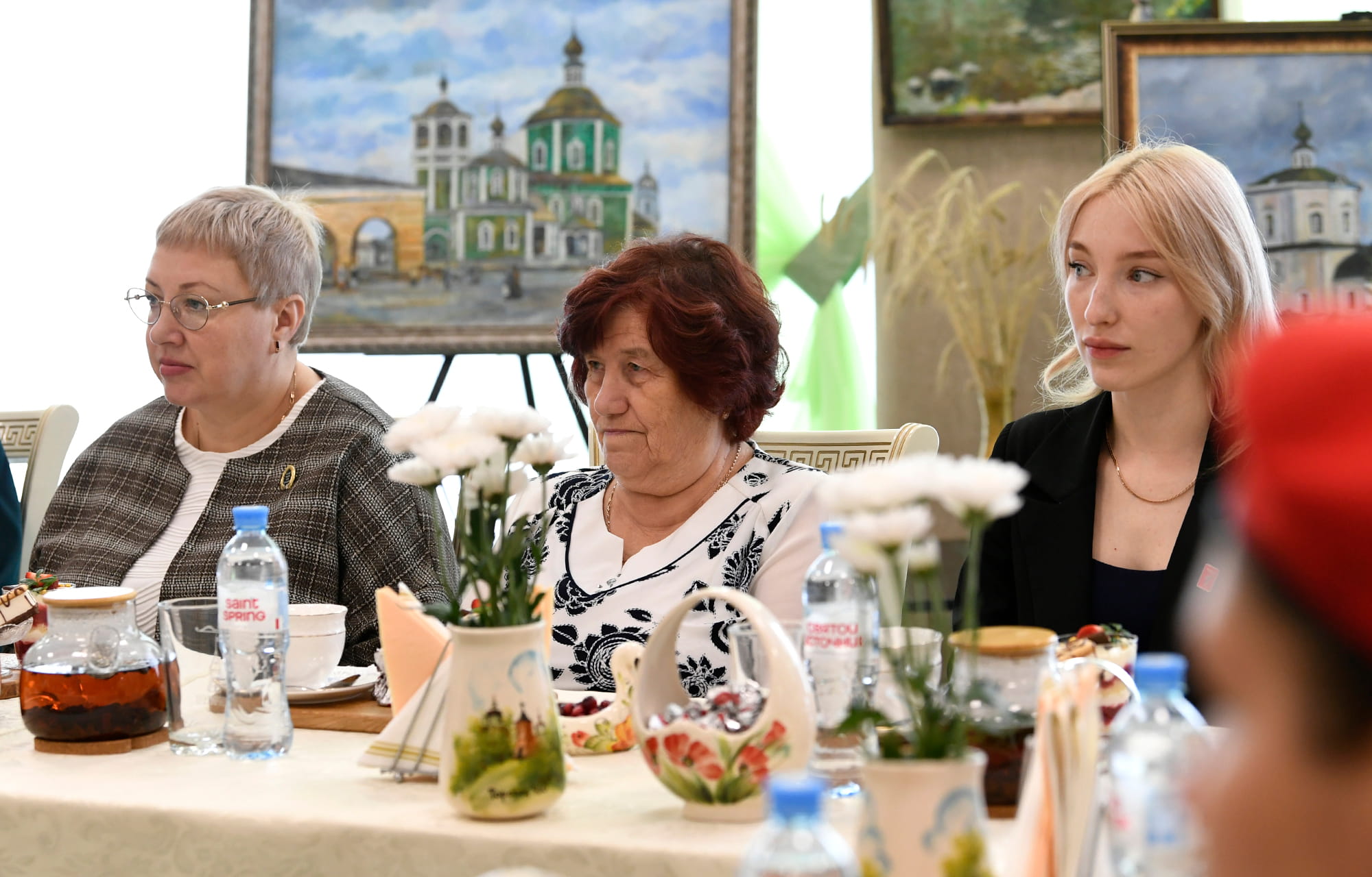 Почетное звание, ремонт школы и стадиона, строительство больницы: поручения по итогам поездки Виталия Королева и Игоря Щеголева в Торопецкий округ