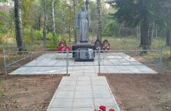 В Оленинском округе отремонтировали два воинских захоронения захоронений