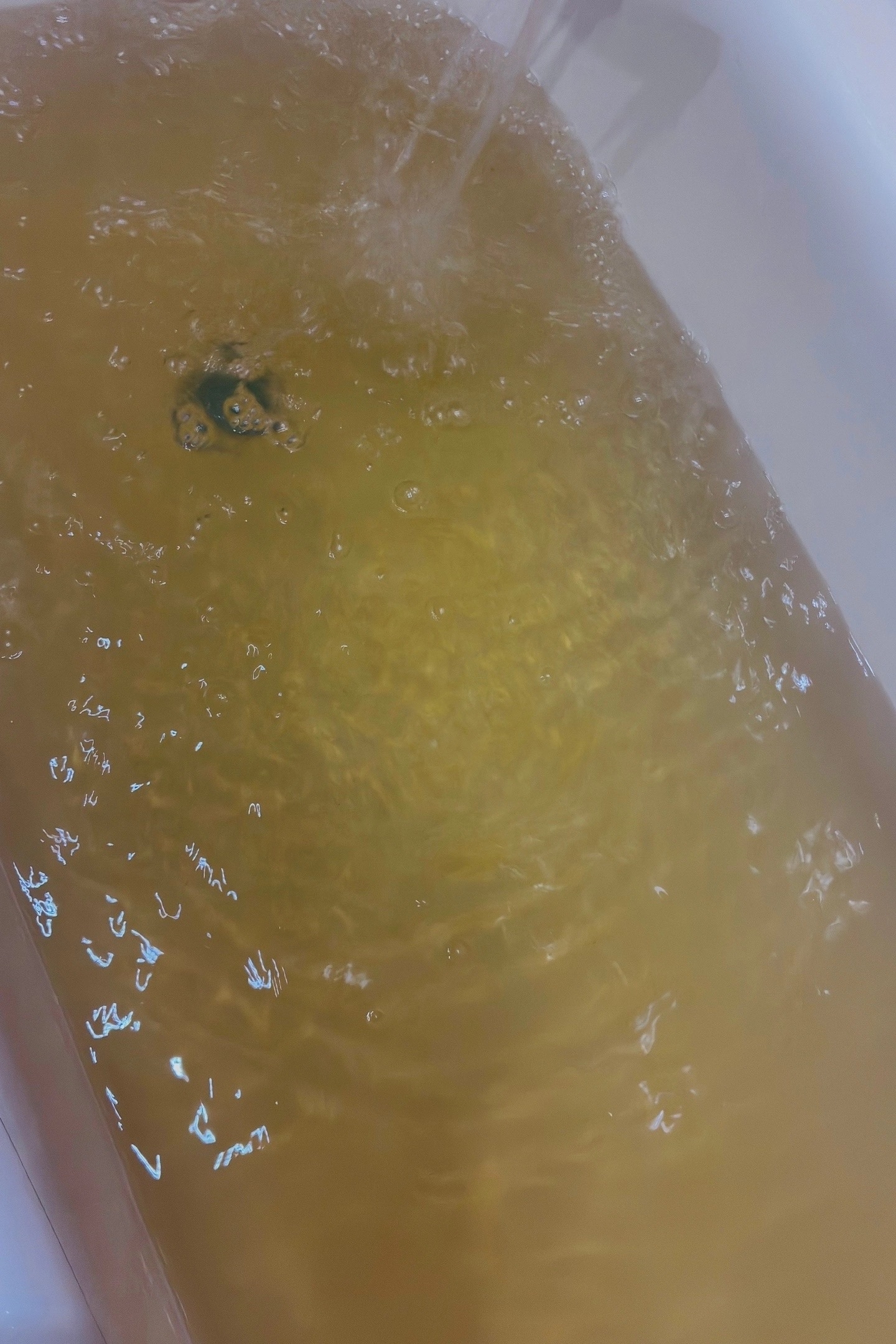 вода