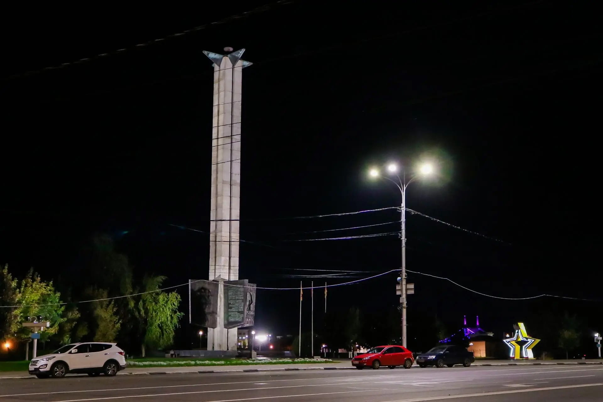 Обелиск Победы в Твери получил новую архитектурную подсветку