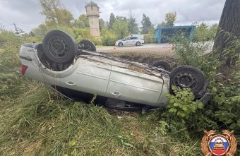 В посёлке под Тверью перевернулся "Форд" перевернулся