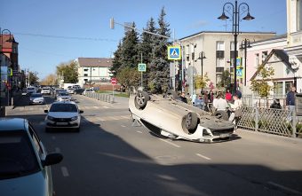 В Тверской области в результате ДТП перевернулся автомобиль ДТП