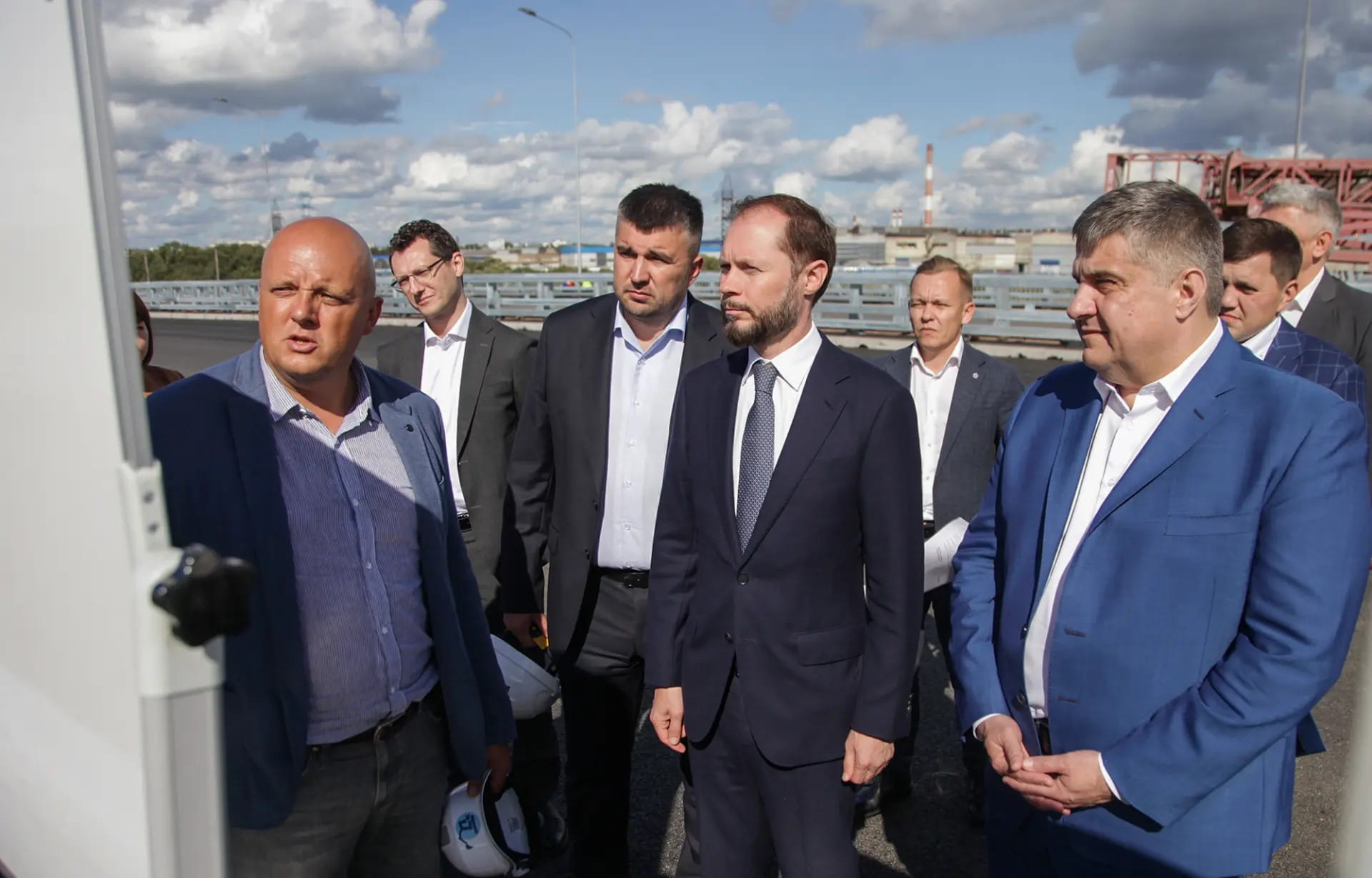 Виталий Королев и Роман Новиков проинспектировали строительство Западного моста в Твери