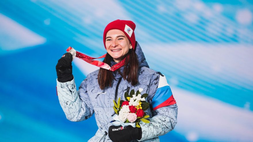 возвращается