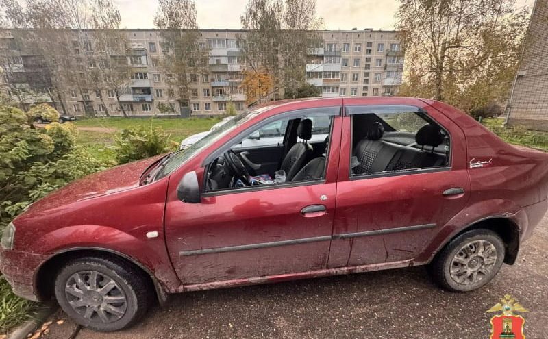 угрожал