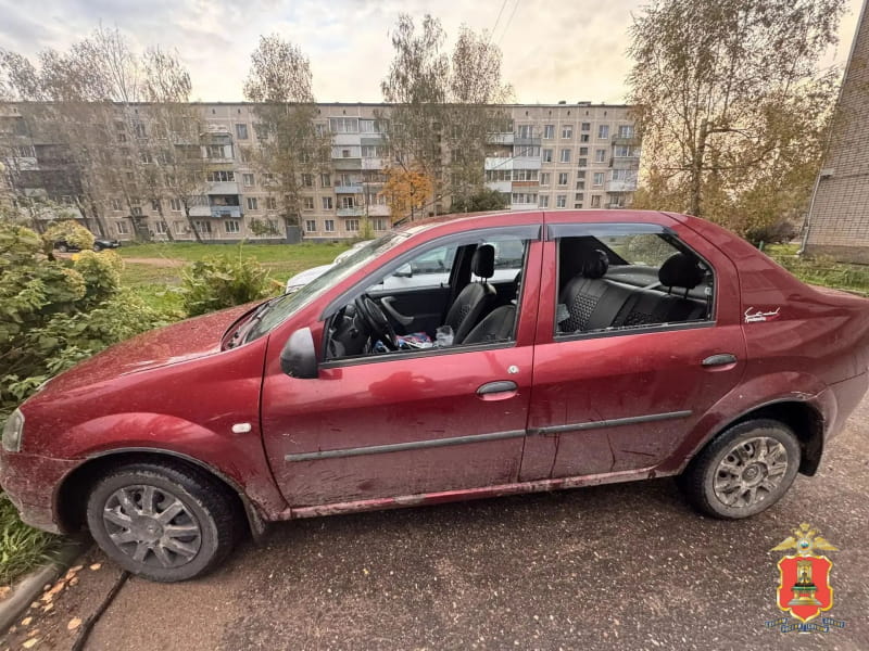 угрожал