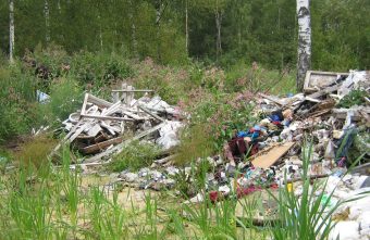 В Тверской области компанию обязали убрать свалки с пашни Тверской