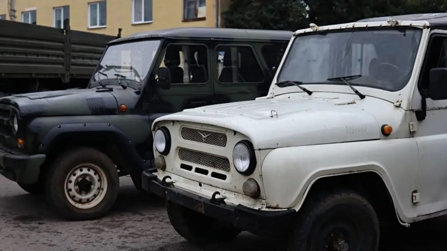 гуманитарными