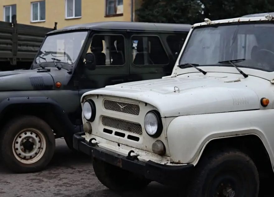 гуманитарными