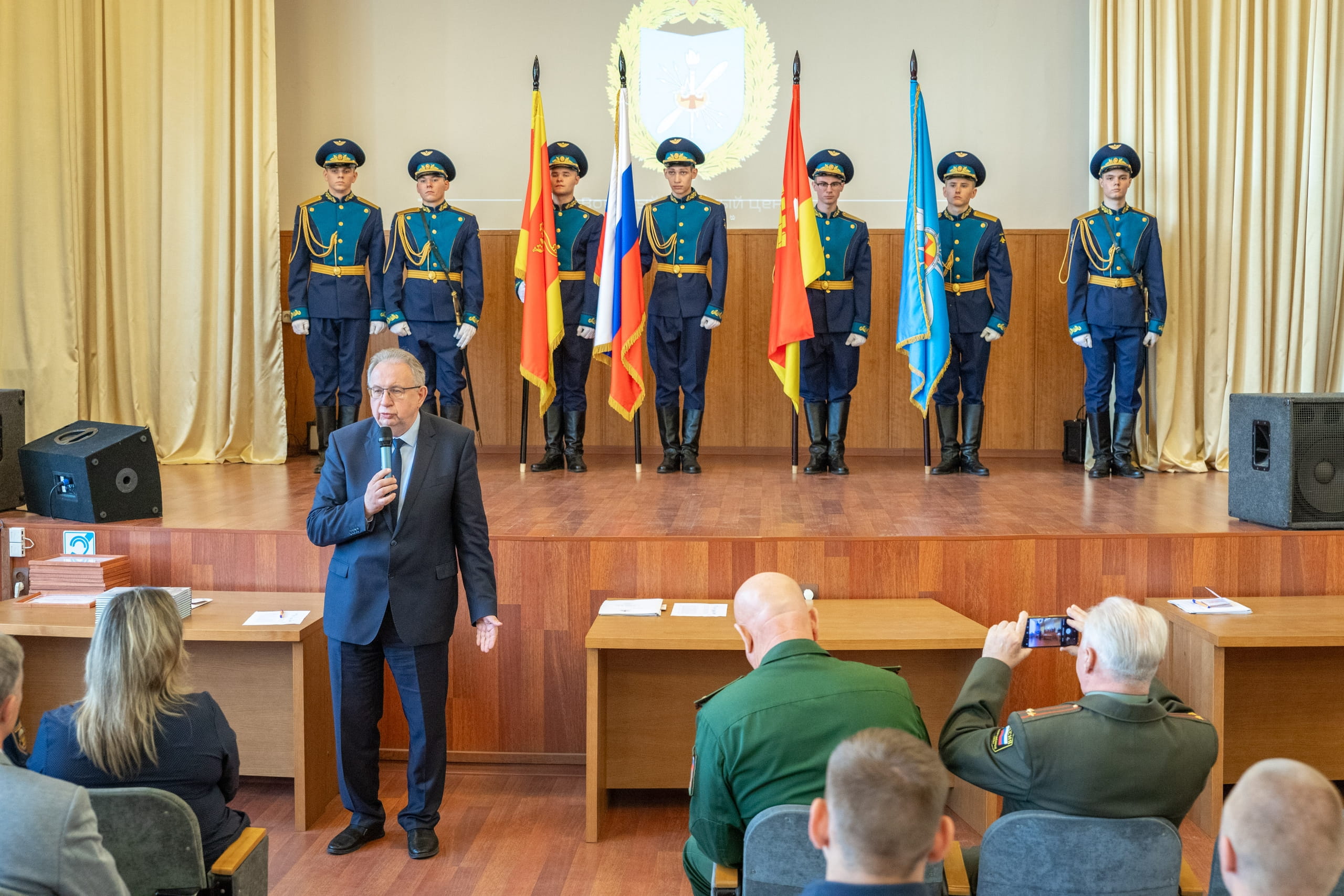 Выпускникам ВУЦ ТвГТУ вручили военные билеты