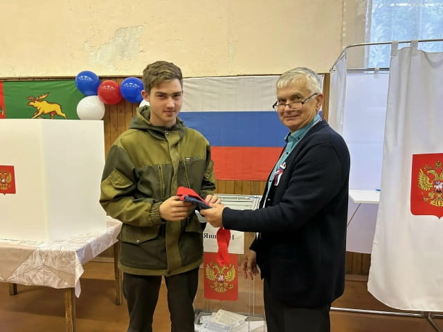 «Это по-настоящему важный шаг для каждого из нас»: на выборах в Тверской области активно голосуют молодые избиратели