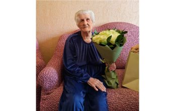 Губернатор Тверской области Виталий Королев поздравил со 100-летием ветерана Анну Домрачеву Губернатор Тверской области Виталий Королев поздравил со 100-летием ветерана Анну Домрачеву