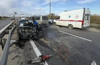 Два человека пострадали в столкновении "Лады" и "Москвича" в Тверской области пострадали