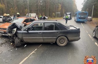 Три автомобиля столкнулись на Сахаровском шоссе в Твери Сахаровском
