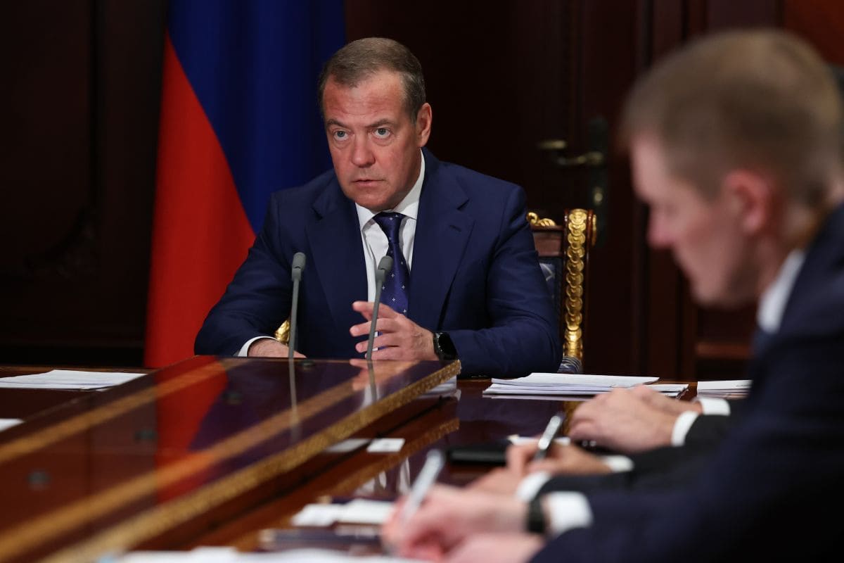 Медведев