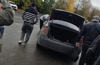 В Твери лихач на Polo повредил 4 припаркованных автомобиля Твери