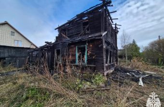 В Тверской области пожарные ликвидировали возгорание и спасли дома возгорание