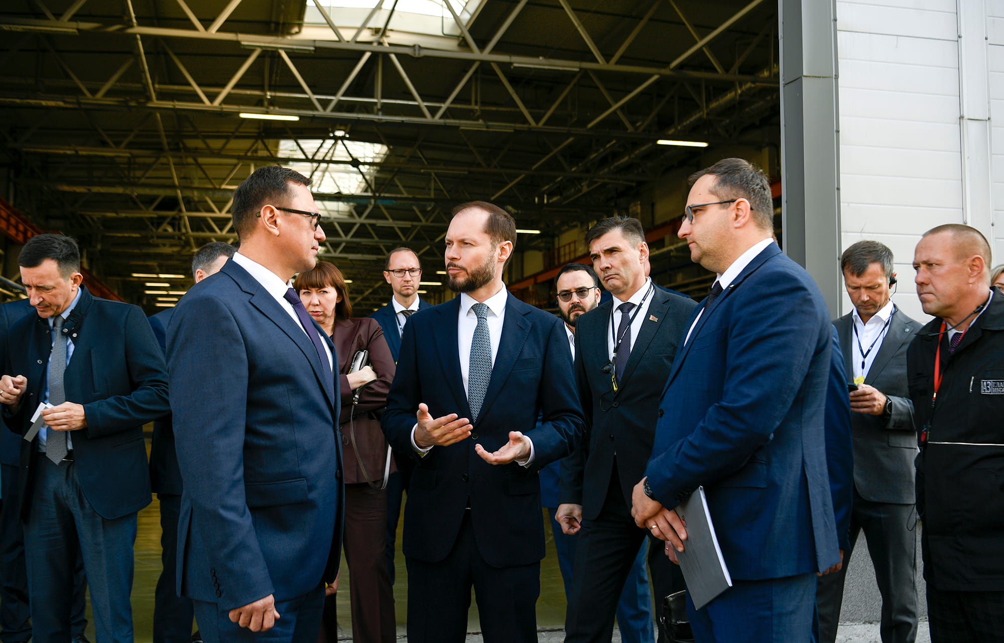 Виталию Королеву представили мощности Минского автомобильного завода