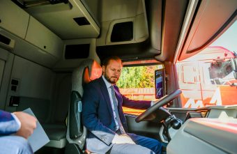 Виталию Королеву представили мощности Минского автомобильного завода Минского