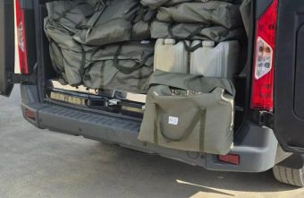 Экипажу «Вышнего Волочка» доставили гуманитарную помощь гуманитарную