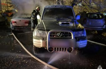 В Твери ночью горели легковые автомобили автомобили