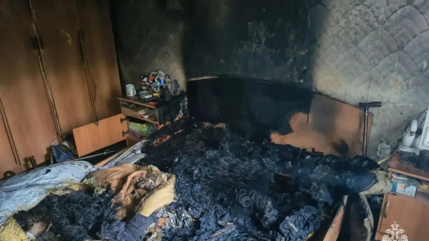 Тверские пожарные вывели из задымлённого дома на Паши Савельевой девять человек