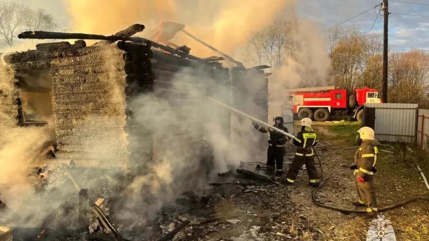 В Тверской области из-за проводки сгорел дачный дом