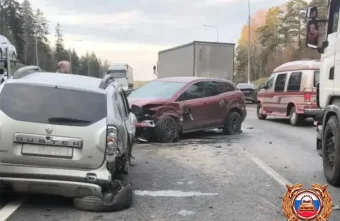 В цепном ДТП на трассе М10 пострадала пассажирка Lada Vesta ДТП