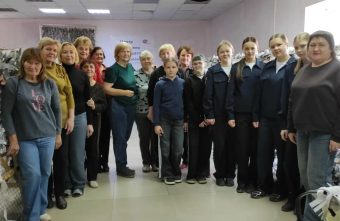 Лихославльские школьники учились плести маскировочные костюмы и сети маскировочные