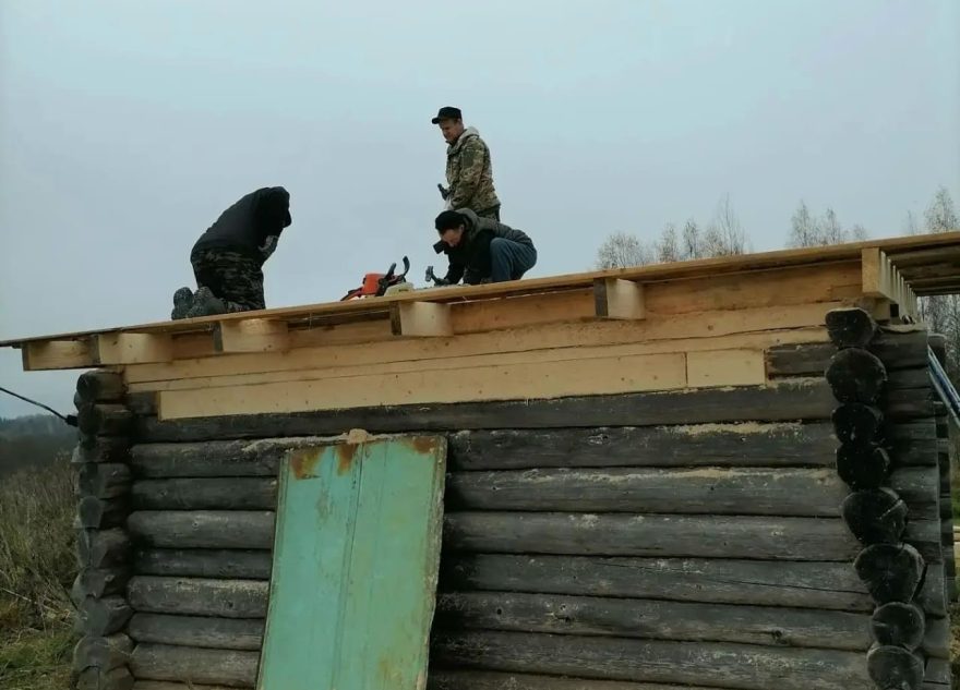 В Тверской области жители деревни объединились и привели в порядок важное здание
