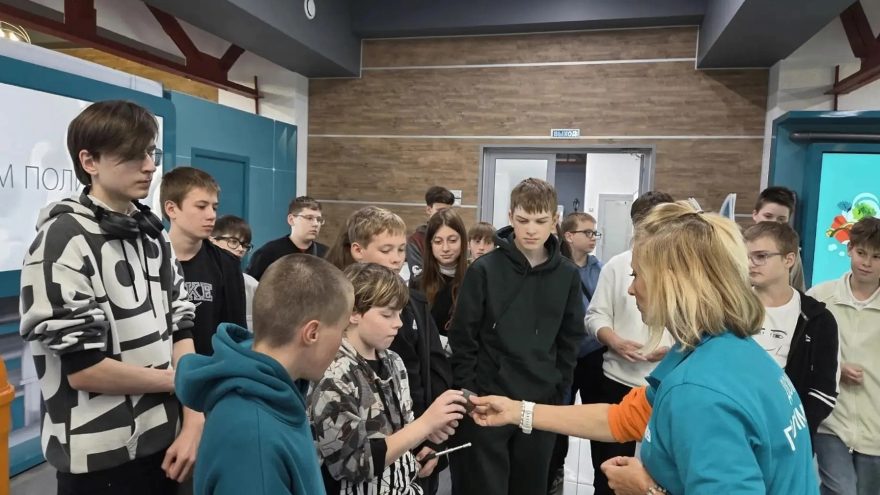 Более 2400 юных жителей Тверской области на выставке «Дом полимеров» узнали о передовых современных материалах и оценили возможности профессионального развития в сфере высоких технологий