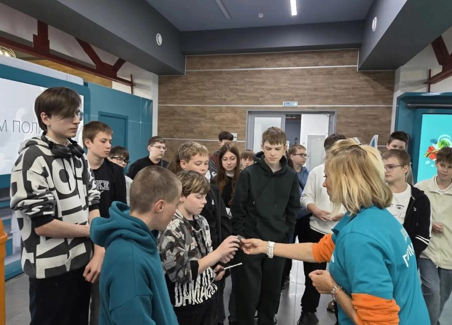 Более 2400 юных жителей Тверской области на выставке «Дом полимеров» узнали о передовых современных материалах и оценили возможности профессионального развития в сфере высоких технологий