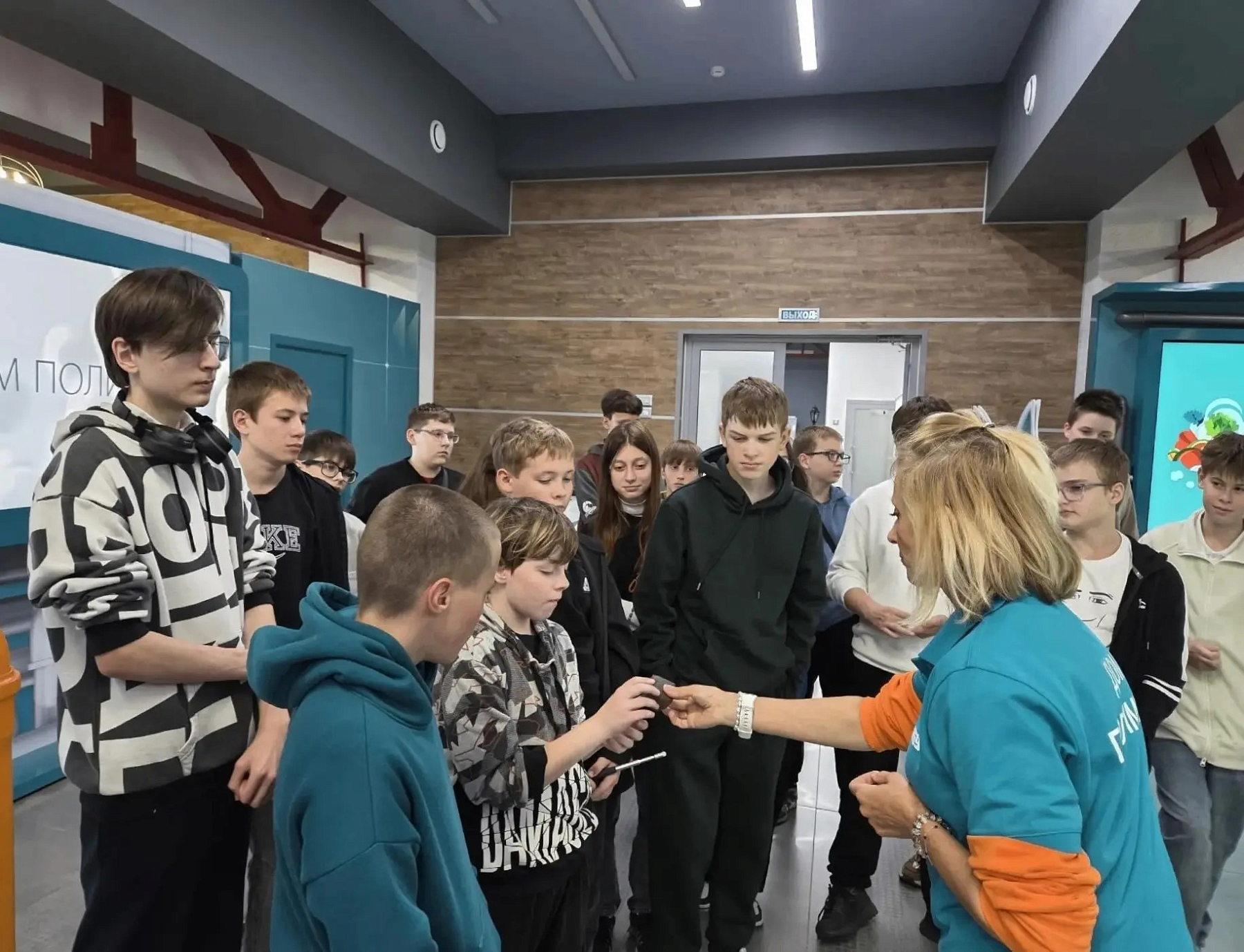 Более 2400 юных жителей Тверской области на выставке «Дом полимеров» узнали о передовых современных материалах и оценили возможности профессионального развития в сфере высоких технологий
