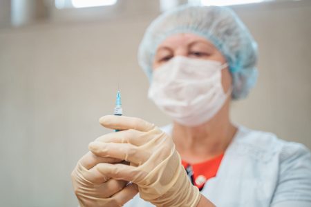 Роспотребнадзор напомнил о правилах подготовки к прививке от гриппа прививке