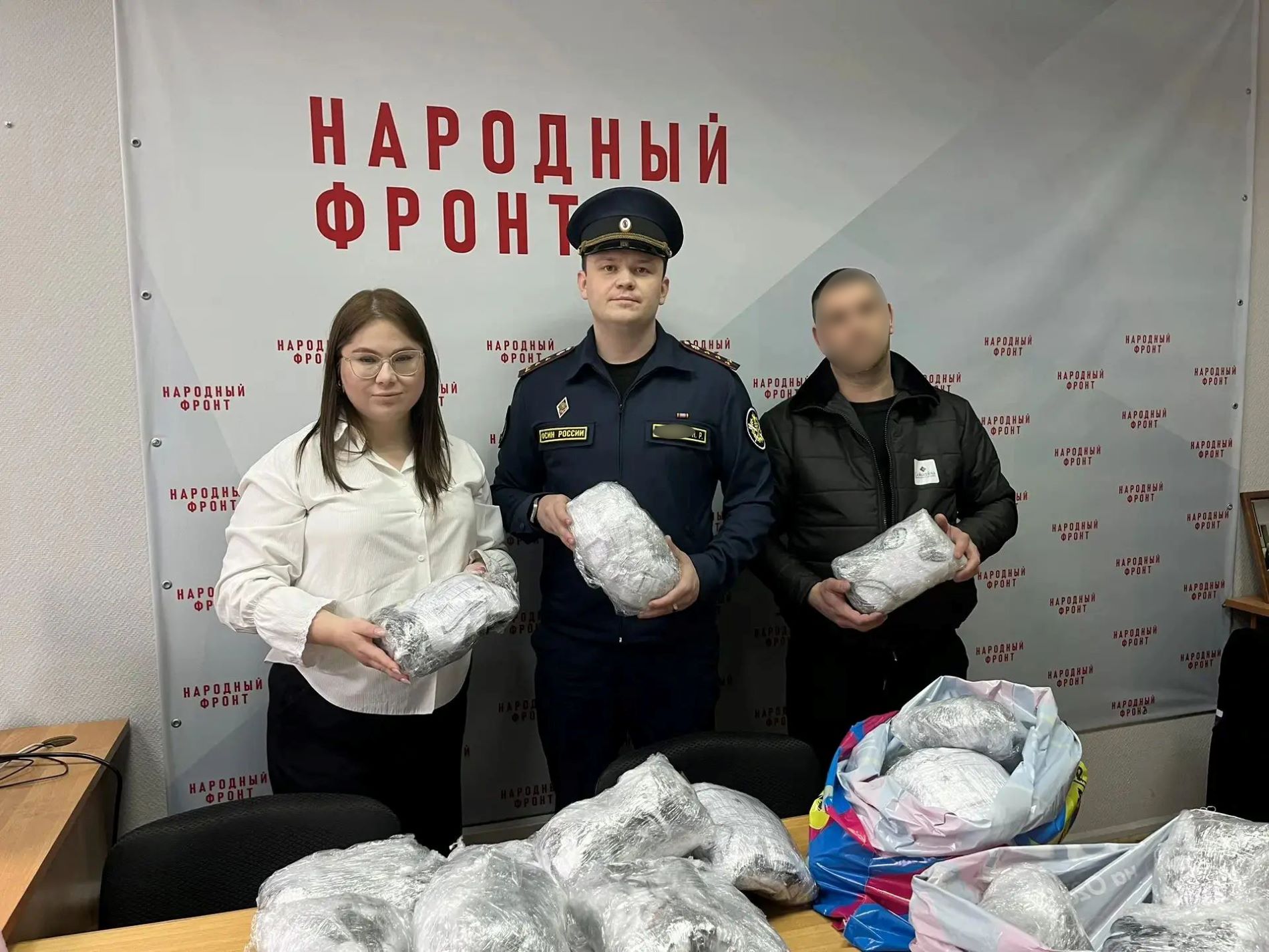 Сотрудники УФСИН передали очередную партию гуманитарной помощи бойцам СВО